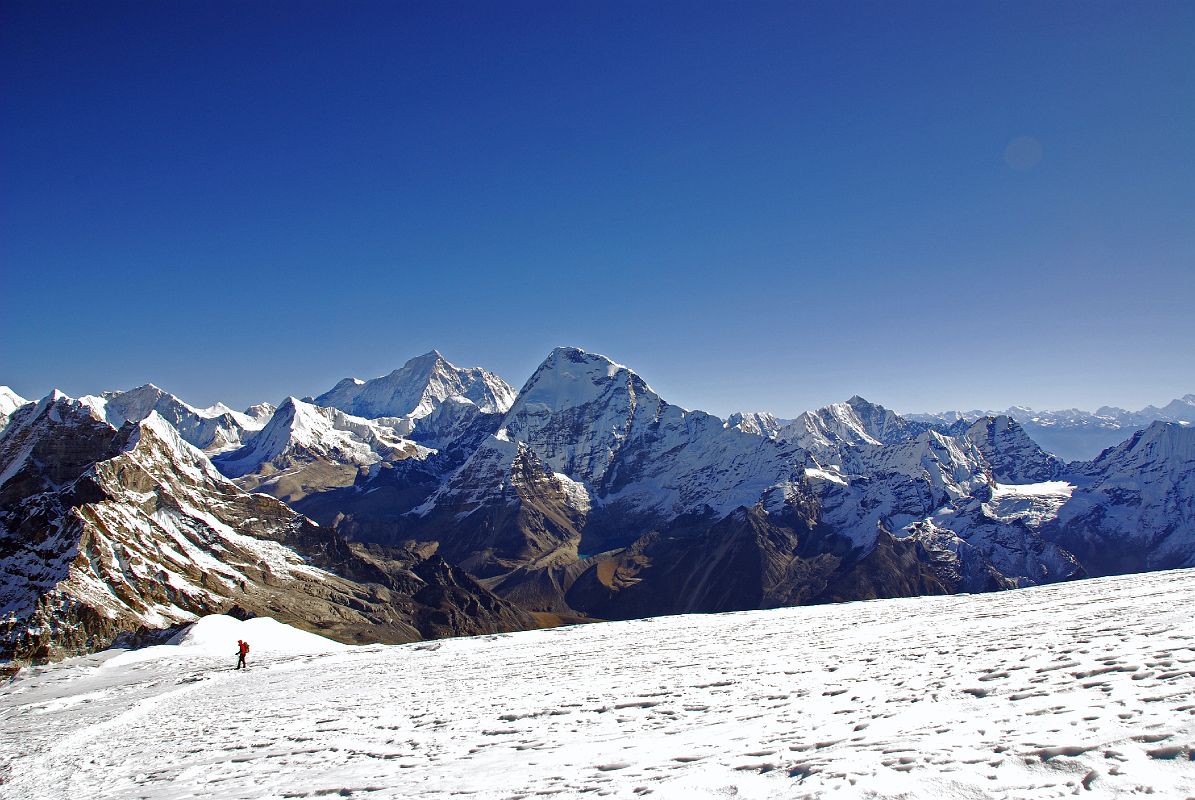 13 08 Peak 41, Baruntse, P6770, Kangchungtse and Makalu, Chamlang, Peak 5, Peak 6 Tutse, Kangchenjunga From Mera Peak Eastern Summit